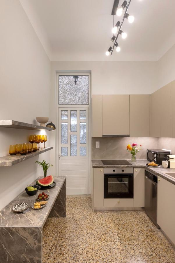 Acropolis 3br 9ppl 10 Minutes Metro&museum * Athens